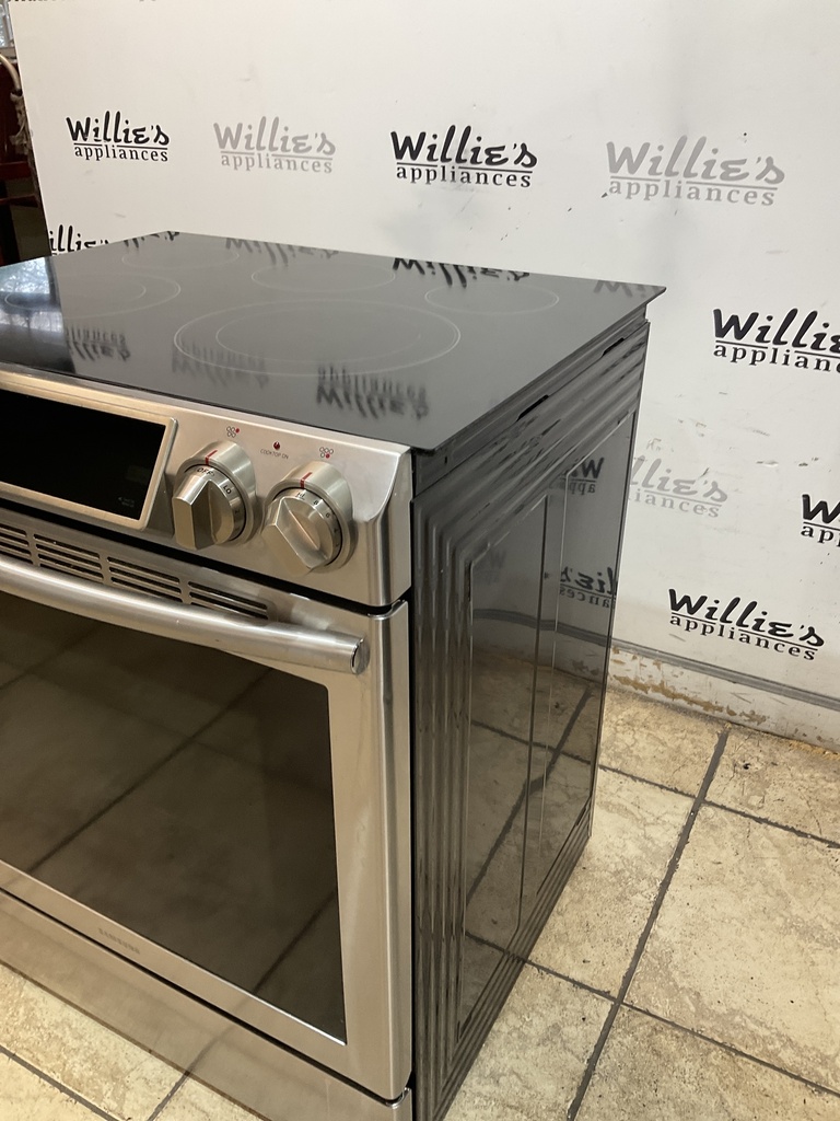 Samsung Used Electric Stove 220volts(40/50 AMP) 30inches {no cord} (Stainless steel) 