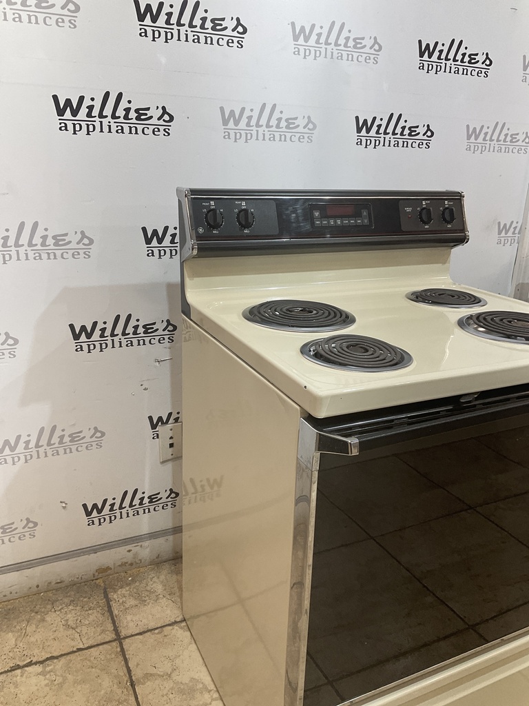 Ge Used Electric Stove 30inches {3 prong} 