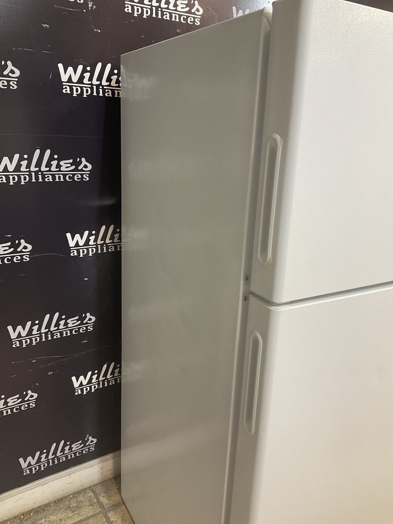 Hotpoint Used Refrigerator Top and Bottom 28x61 1/2” (White) 