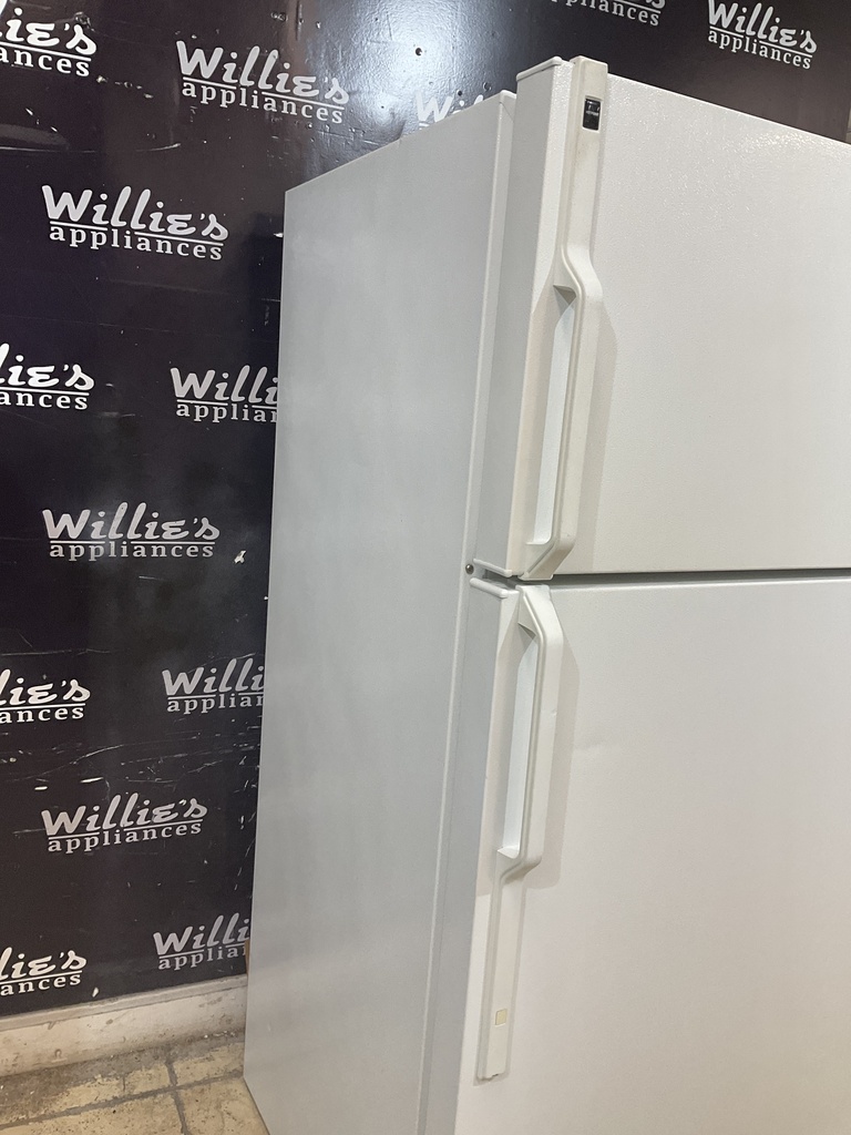 Hotpoint Used Refrigerator Top and Bottom 28x61 1/2” (White) 