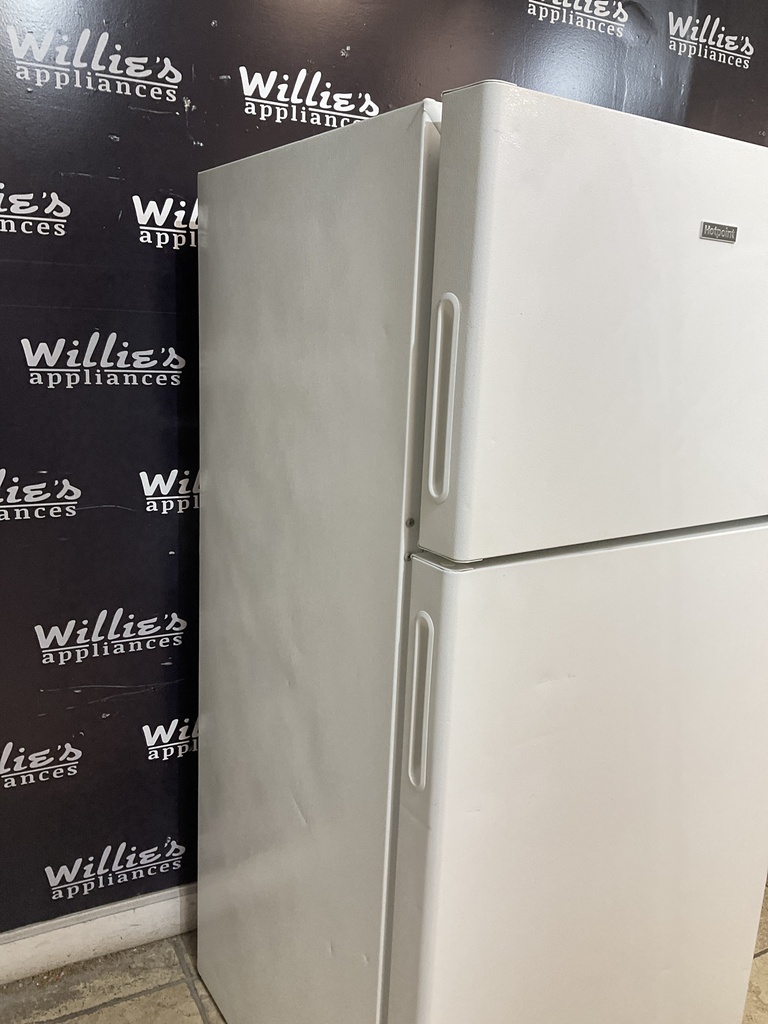 Hotpoint Used Refrigerator Top and Bottom 28x61 1/2” 