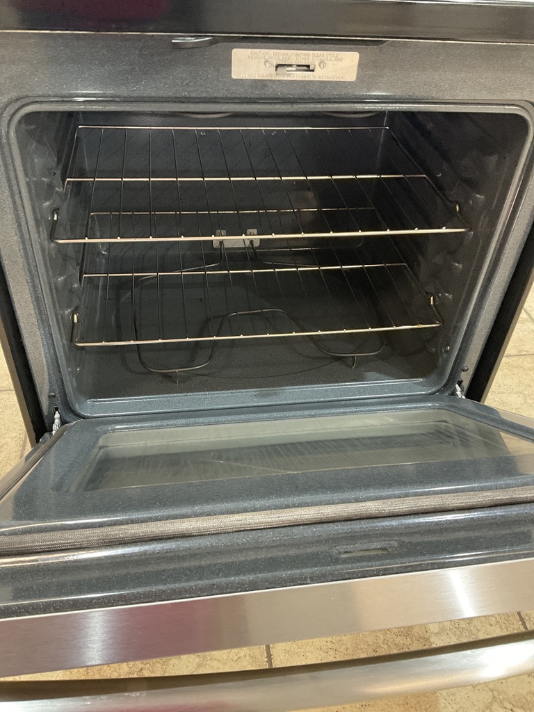 Ge Used Electric Stove 220volts (40/50 AMP) 30inches {no cord} (Stainless Steel)