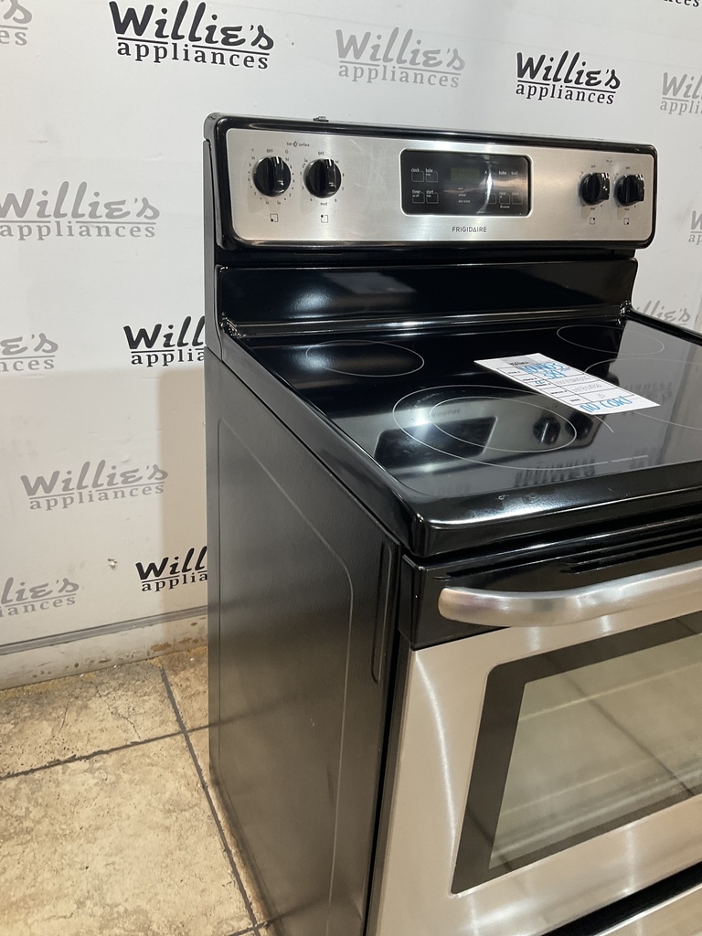 Frigidaire Used Electric Stove 220volts (40/50 AMP) 30inches {no cord} (Stainless steel) 