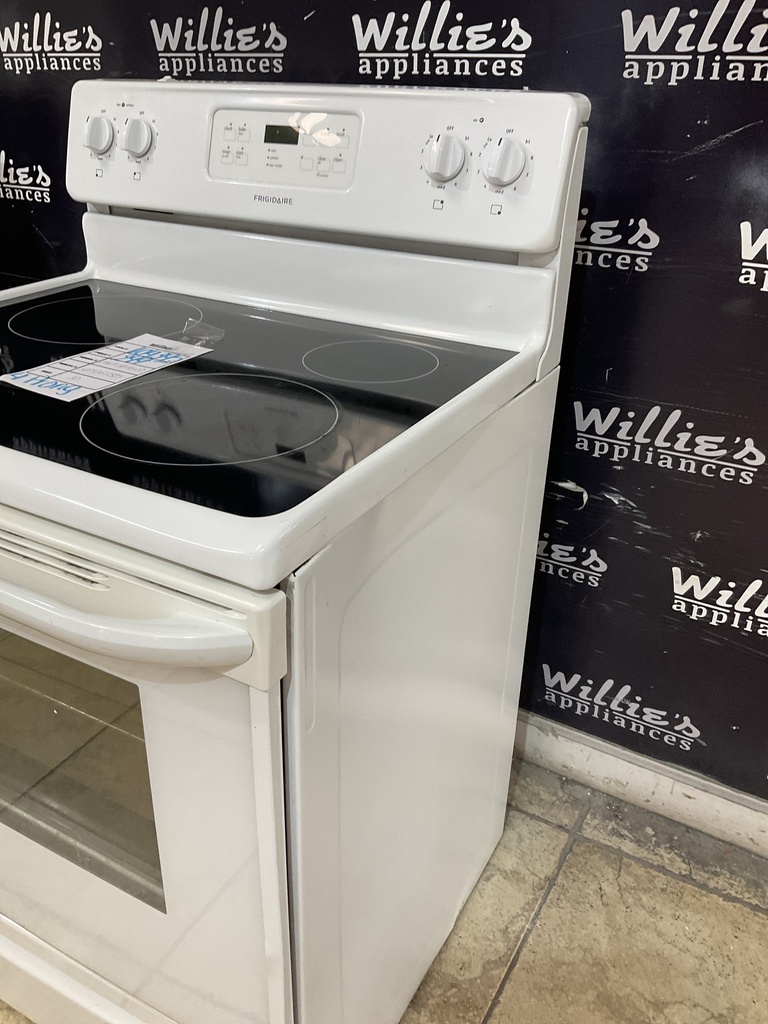 Frigidaire Used Electric Stove 220volts (40/50 AMP) 30inches {4 prong} (White) 