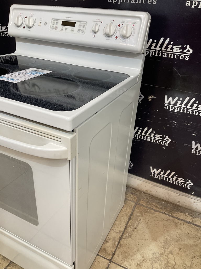 Ge Used Electric Stove 220volts (40/50 AMP) 30inches{no cord} (white) 