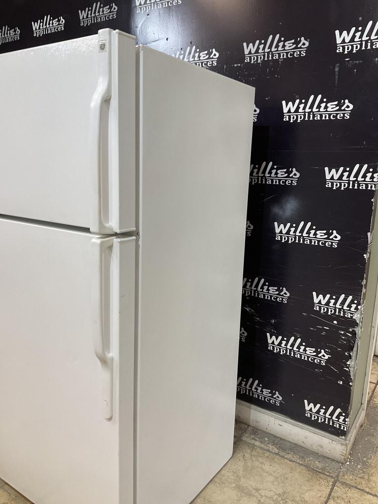 Ge Used Refrigerator Top and Bottom 28x62 (White) 