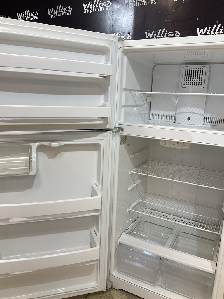 Hotpoint Used Refrigerator Top and Bottom 28x61 1/2” (White) 