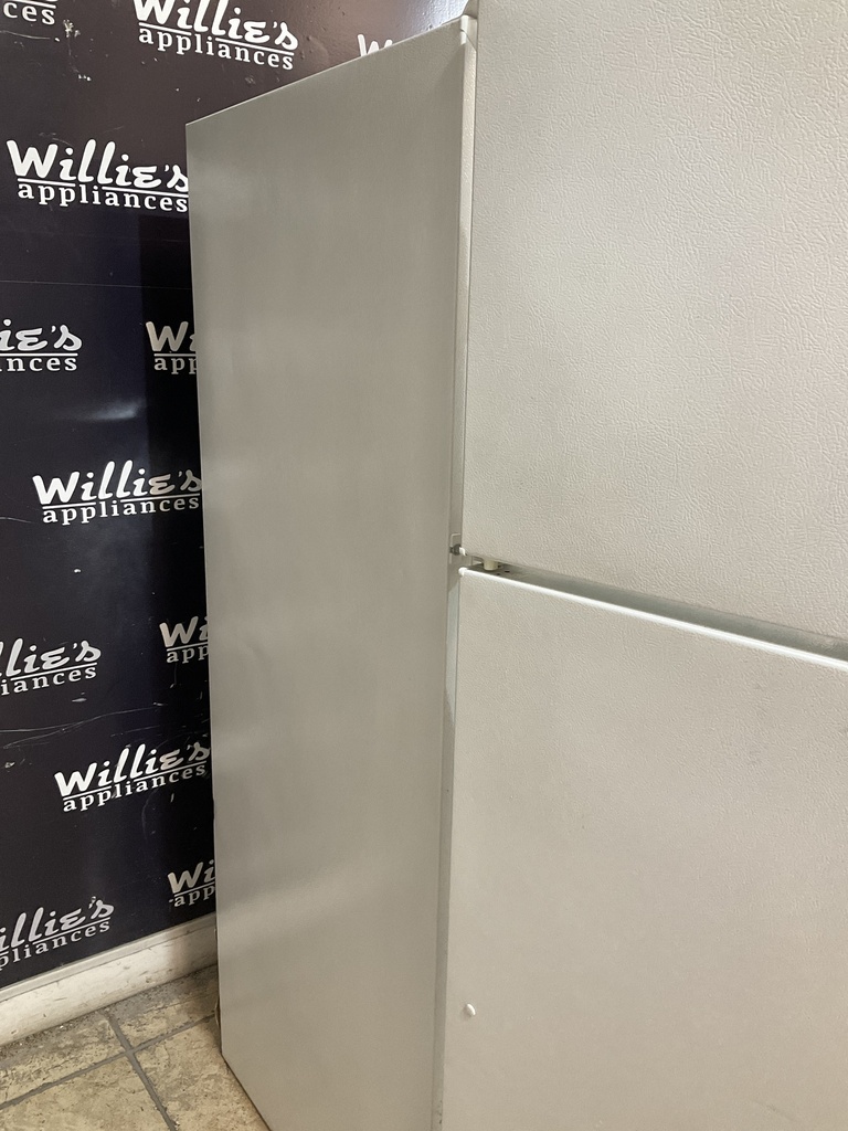 Hotpoint Used Refrigerator Top and Bottom 28x61 1/2” (White) 