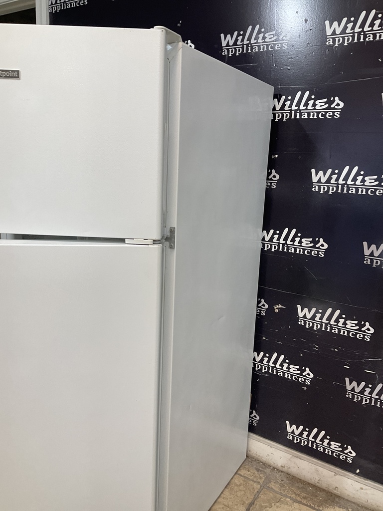 Hotpoint Used Refrigerator Top and Bottom 28x61 1/2” (white) 