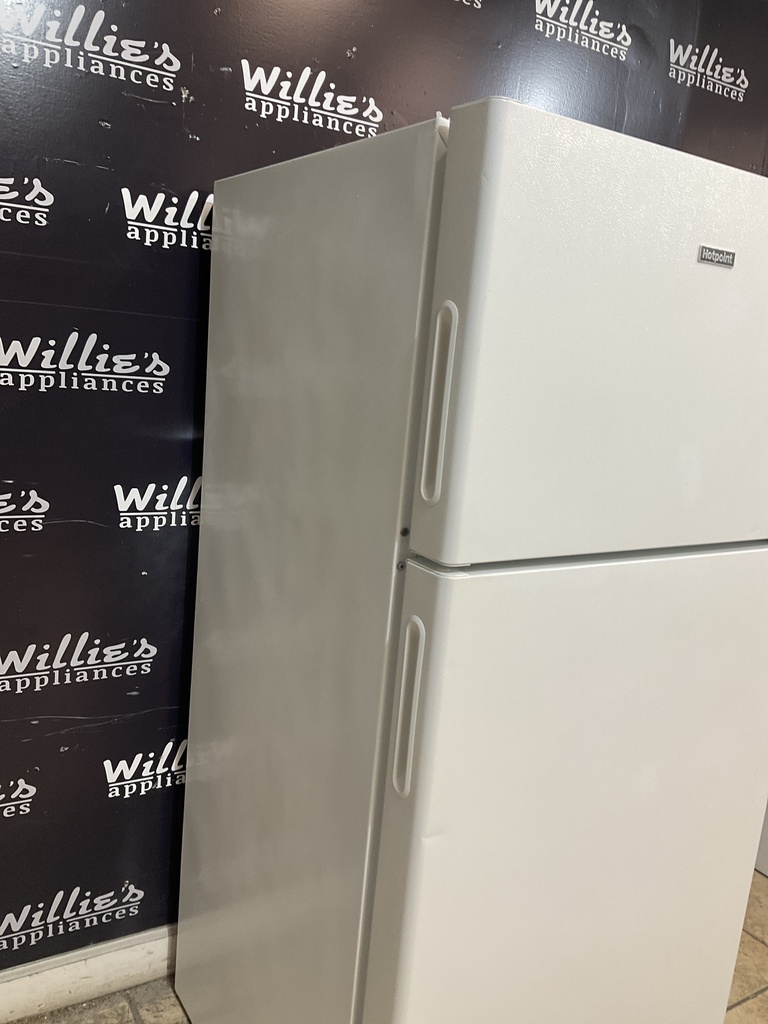 Hotpoint Used Refrigerator Top and Bottom 28x61 1/2” (white) 