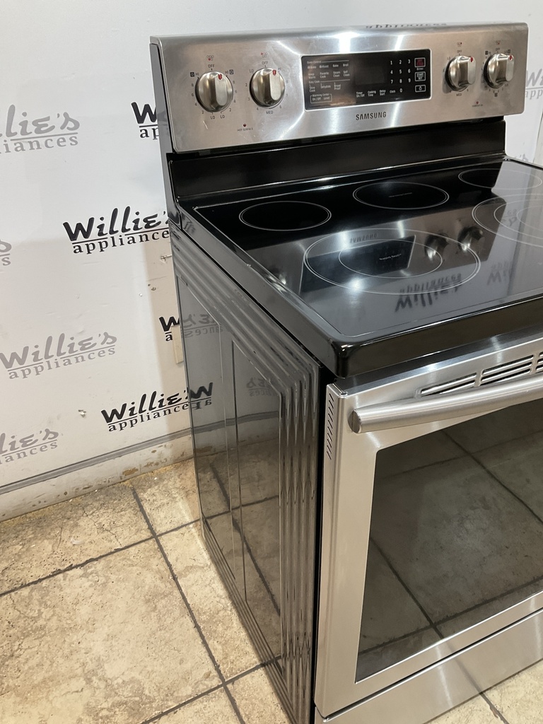 Samsung Used Electric Stove 220volts (40/50 AMP) 30inches {4 prong} (stainless steel) 