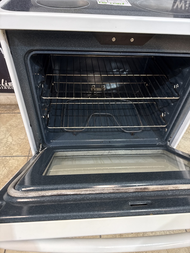 Ge Used Electric Stove 220volts (40/50 AMP) 30inches {no cord} (White) 