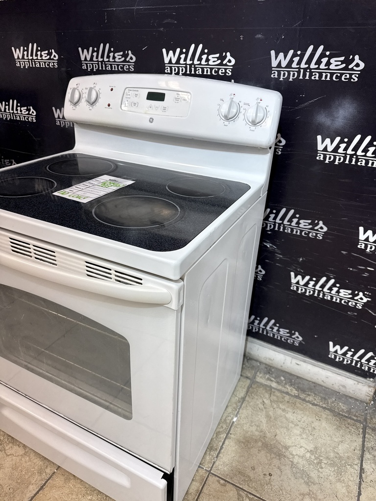 Ge Used Electric Stove 220volts (40/50 AMP) 30inches {no cord} (White) 