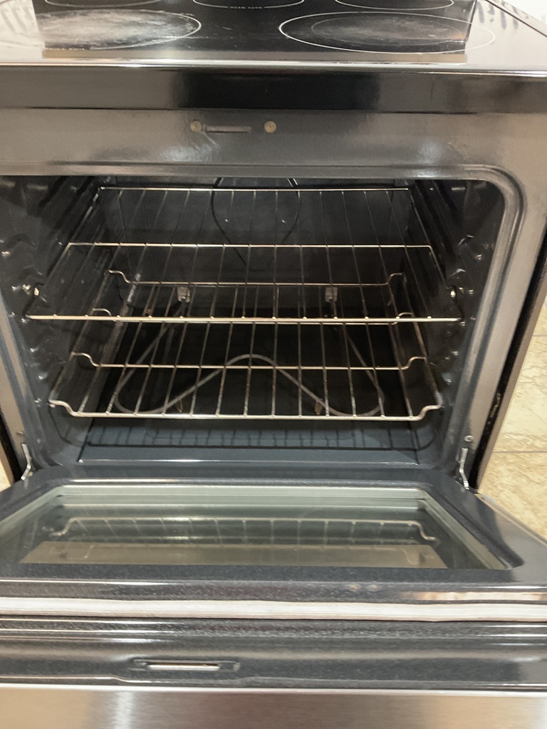 Frigidaire Used Electric Stove 220volts (40/50 AMP) 30inches {no cord} (Stainless steel) 