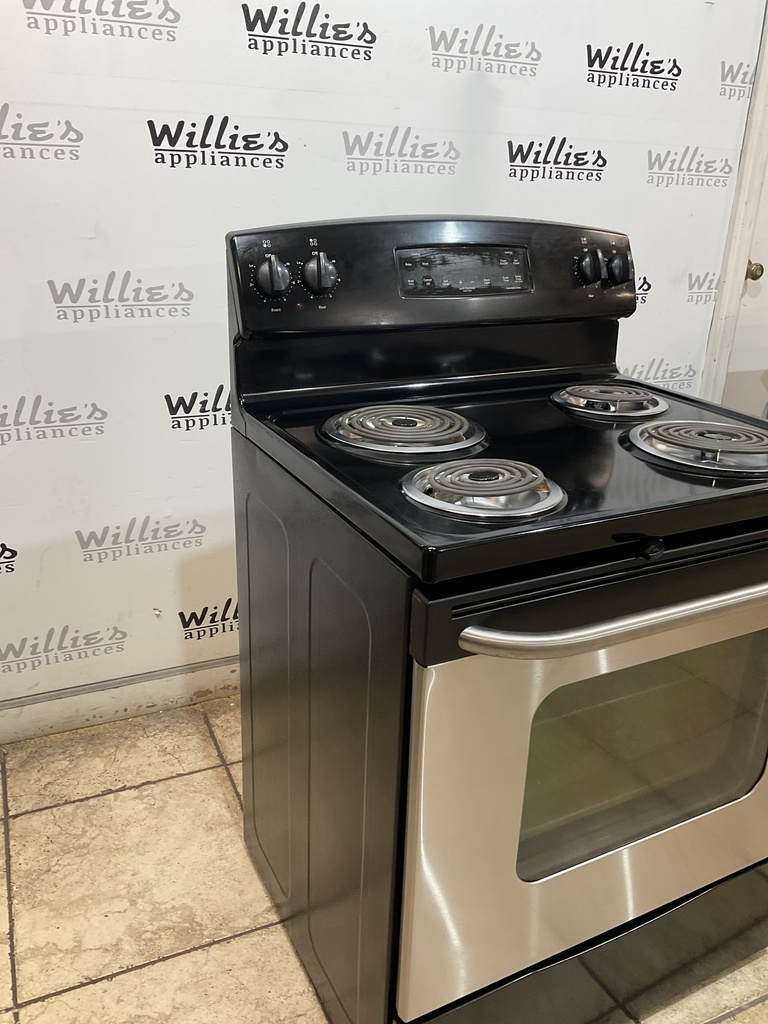 Frigidaire Used Electric Stove 220volts (40/50 AMP) 30inches {no cord} (Stainless steel) 