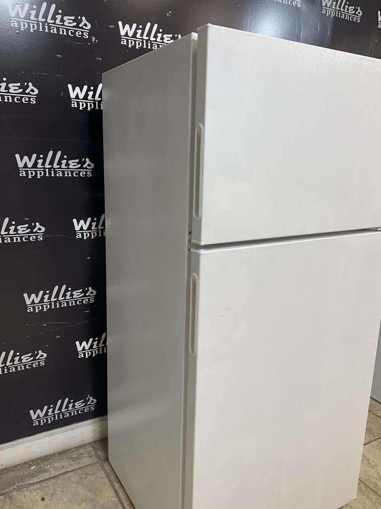 Hotpoint Used Refrigerator Top and Bottom 28x61 1/2” (White) 