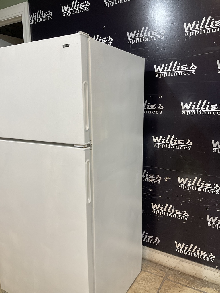 Hotpoint Used Refrigerator Top and Bottom 28x61 1/2” (White) 