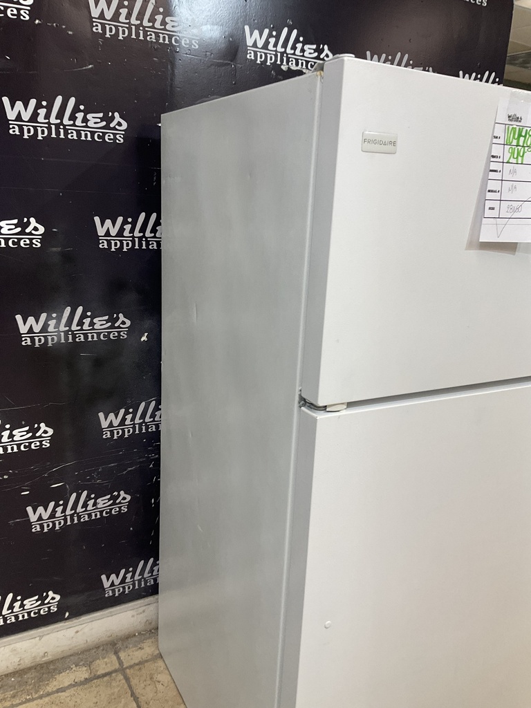 Frigidaire Used Refrigerator Top and Bottom 28x60 (White) 