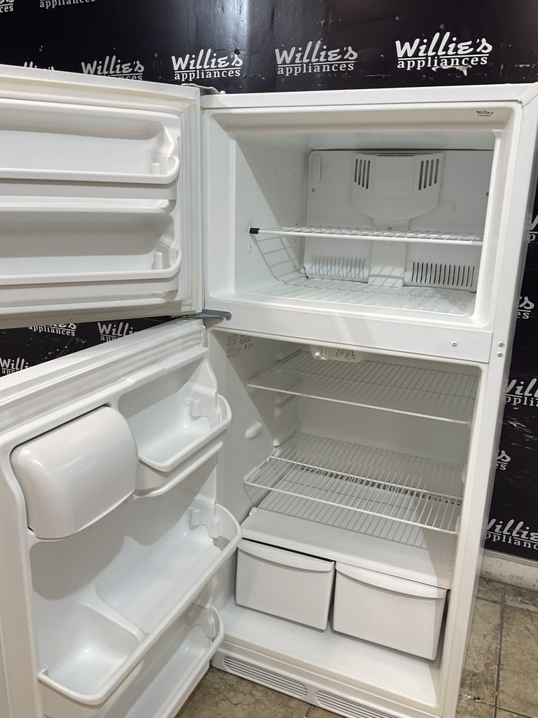 Frigidaire Used Refrigerator Top and Bottom 28x60 (White) 