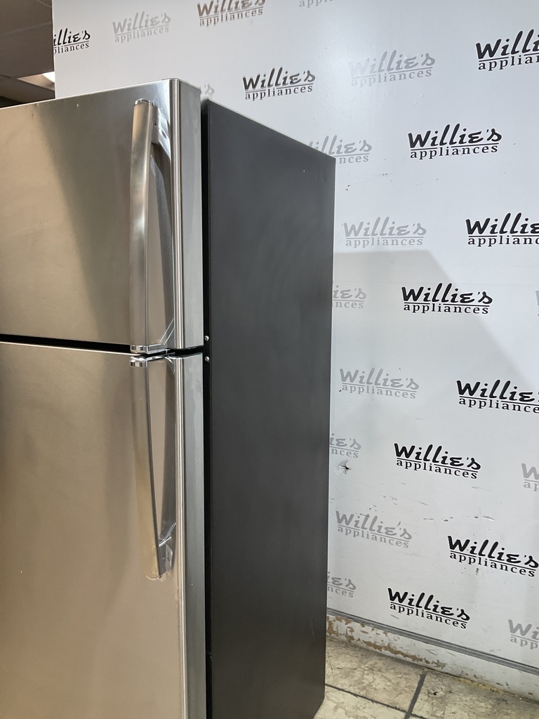 Ge Used Refrigerator Top and Bottom 28x66 1/2” (Stainless Steel) 