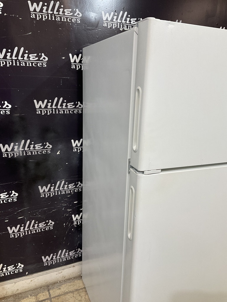 Hotpoint Used Refrigerator Top and Bottom 28x61 1/2” (White) 