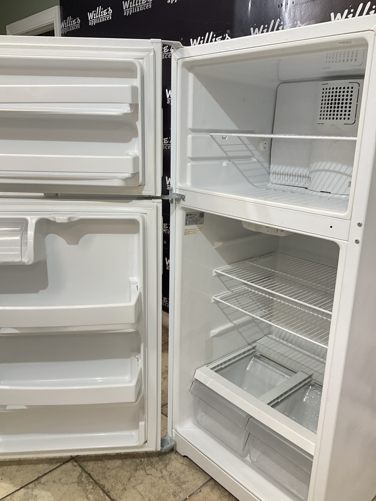 Hotpoint Used Refrigerator Top and Bottom 28x61 1/2” (White) 