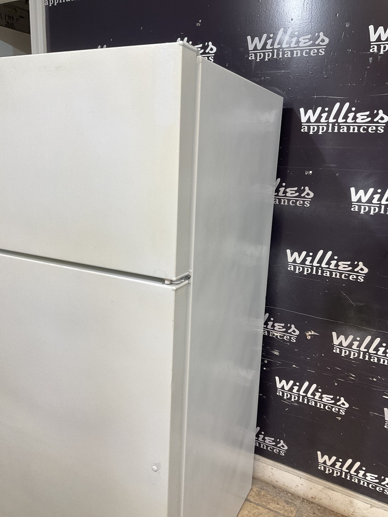 Ge Used Refrigerator Top and Bottom 28x61 1/2” (White) 