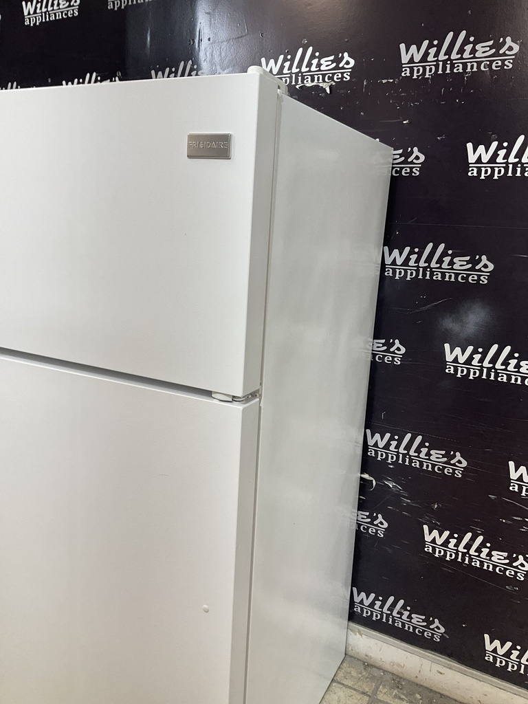 Frigidaire Used Refrigerator Top and Bottom 28x60 (White) 