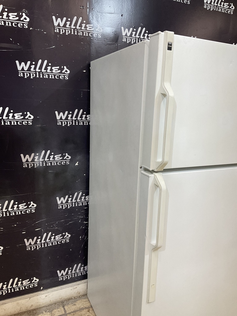 Hotpoint Used Refrigerator Top and Bottom 28x61 1/2” (White) 