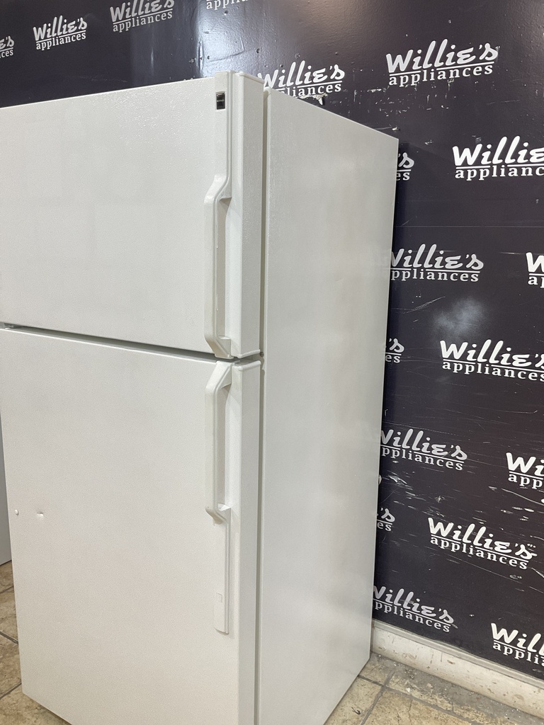 Hotpoint Used Refrigerator Top and Bottom 28x61  1/2” (White) 