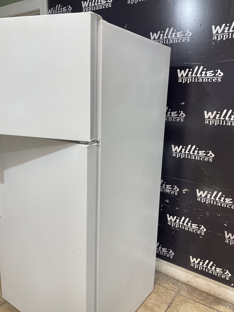 Ge Used Refrigerator Top and Bottom 28” x 64 1/2” (white) 