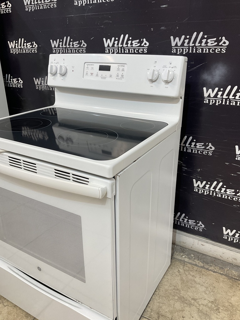Ge Used Electric Stove 220volts (40/50 AMP) 30inches {no cord} (White) 