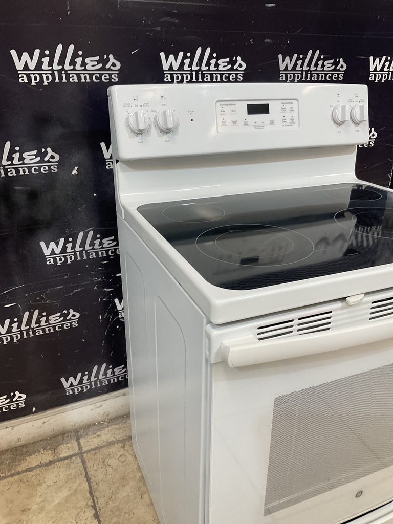 Ge Used Electric Stove 220volts (40/50 AMP) 30inches {no cord} (White) 