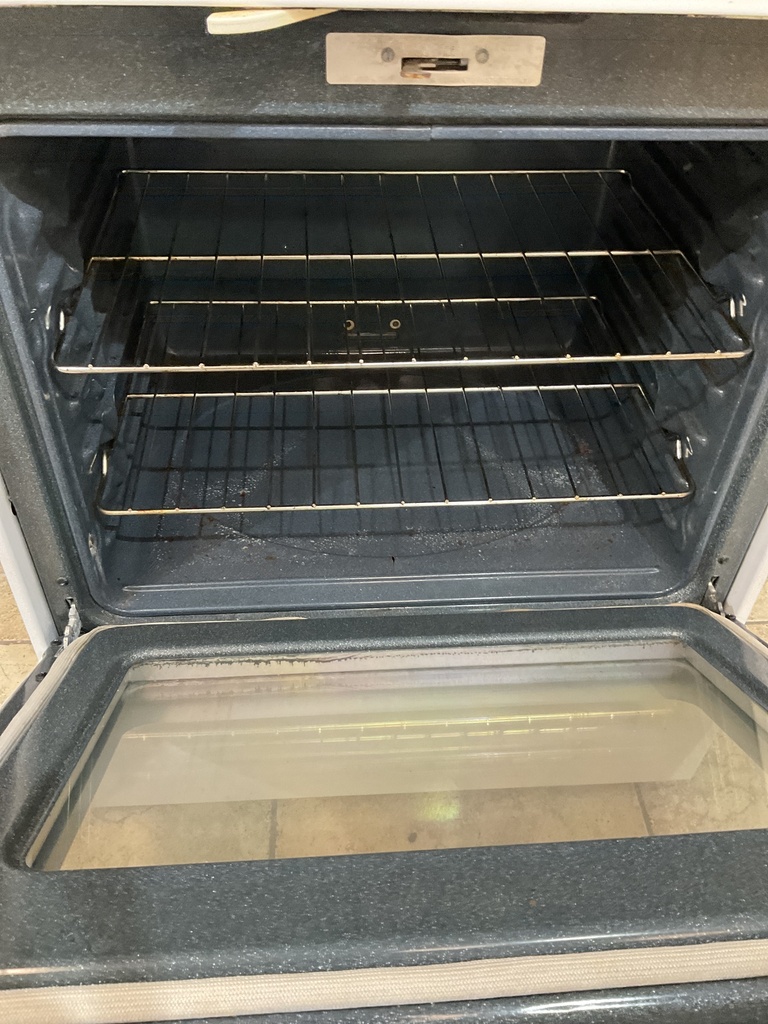 Ge Used Electric Stove 220volts (40/50 AMP) 30inches {3 prong} (White) 