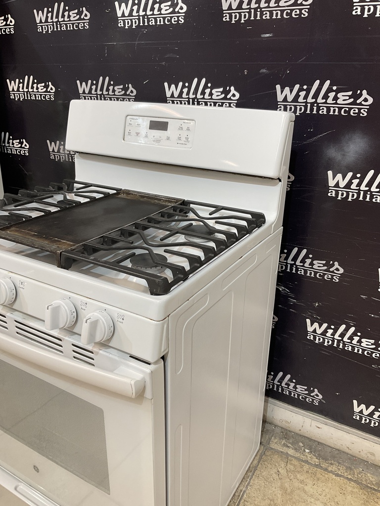 Ge Used Natural Gas Stove 30inches (White)