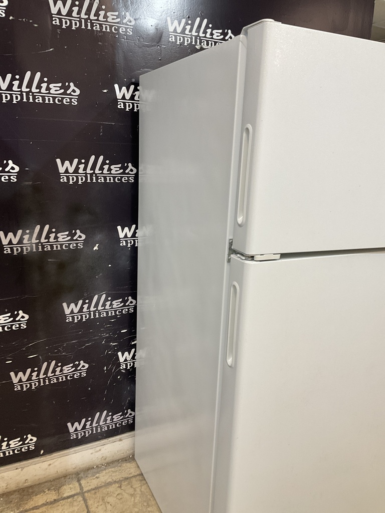 Hotpoint Used Refrigerator Top and Bottom 28x61 1/2” (white) 