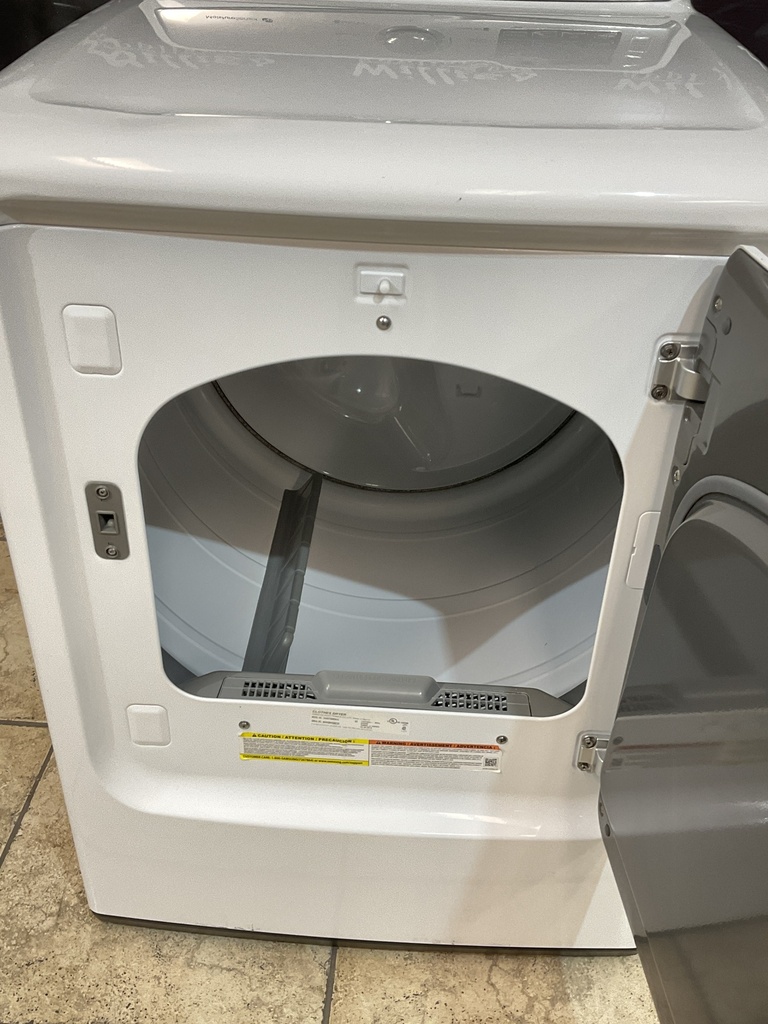 Samsung Used Electric Dryer 220volts (30 AMP) 27inches (white) 