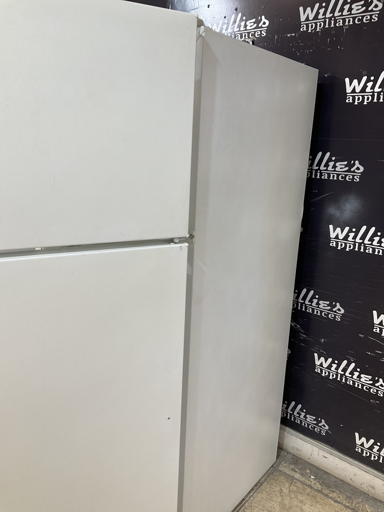 Hotpoint Used Refrigerator Top and Bottom 28x61 1/2” (White)