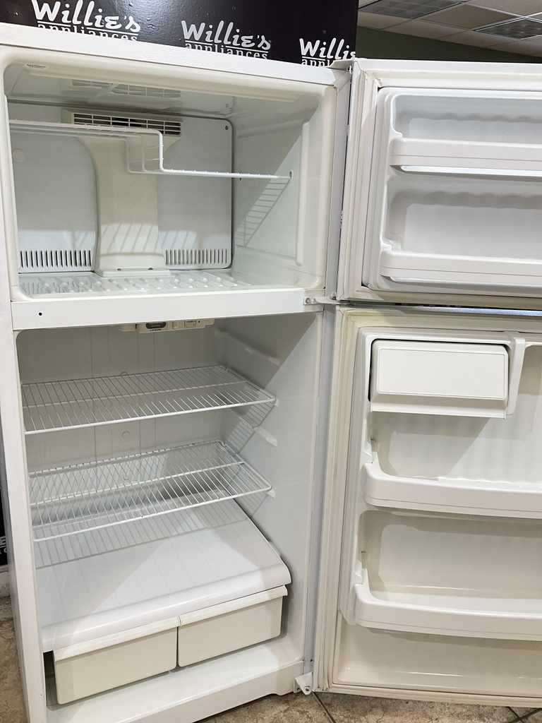 Hotpoint Used Refrigerator Top and Bottom 28x61 1/2” (White)
