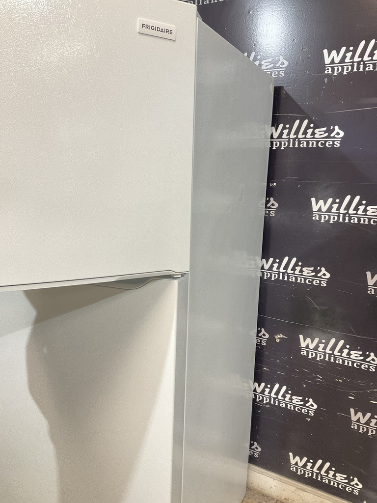 Frigidaire Used Refrigerator Top and Bottom 30x66 (White) 