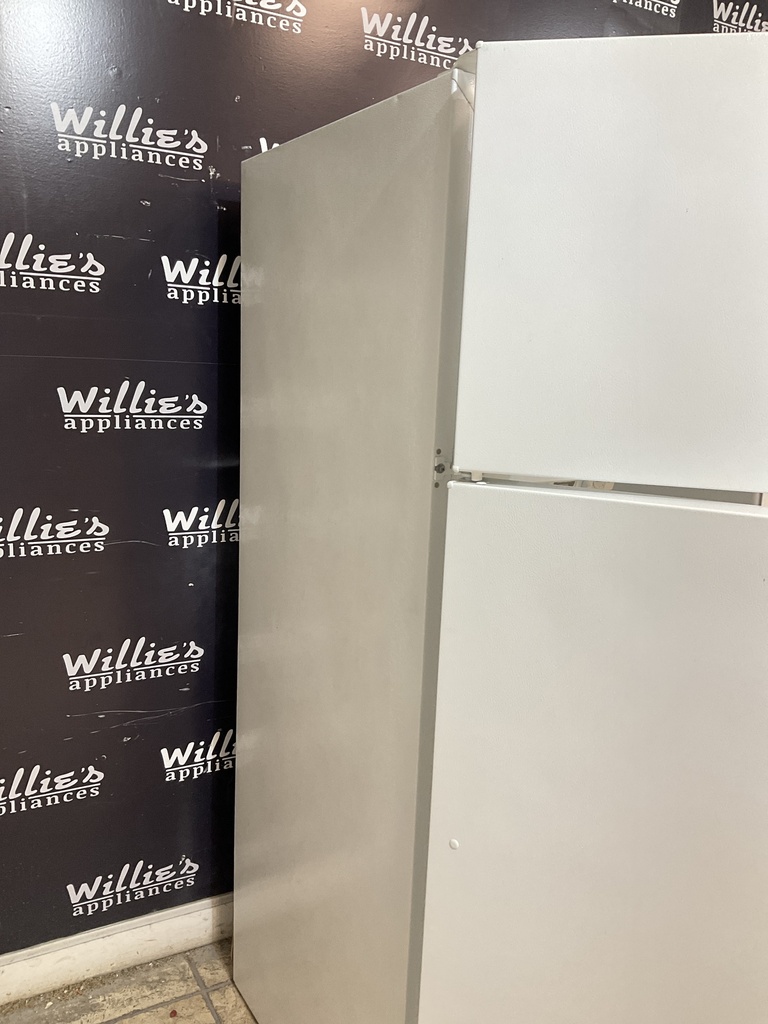 Hotpoint Used Refrigerator Top and 28x67 (White) 