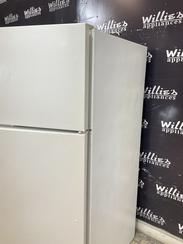 Ge Use Refrigerator Top and Bottom 28” x 62” (White)