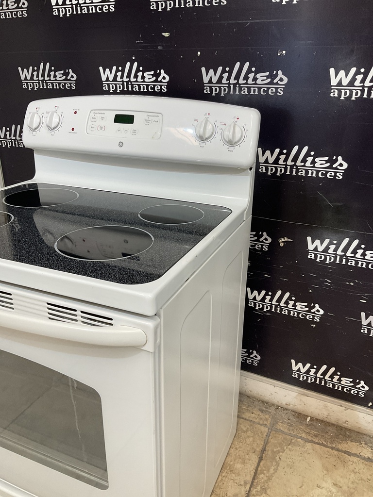Ge Used Electric Stove 220volts (40/50 AMP) 30inches {no cord} (white) 
