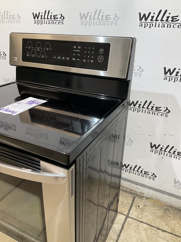 Lg Used  Electric Stove 220volts (40/50 AMP) 30inches {4 prong} (Stainless Steel) 