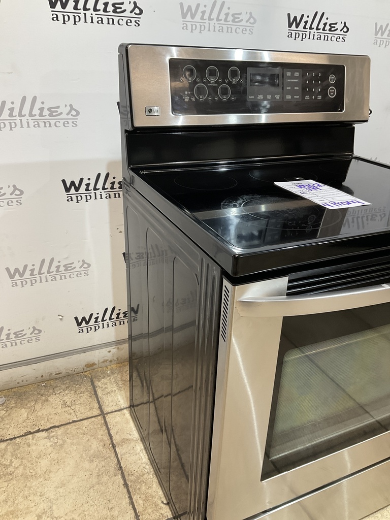 Lg Used  Electric Stove 220volts (40/50 AMP) 30inches {4 prong} (Stainless Steel) 