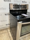 Lg Used  Electric Stove 220volts (40/50 AMP) 30inches {4 prong} (Stainless Steel) 