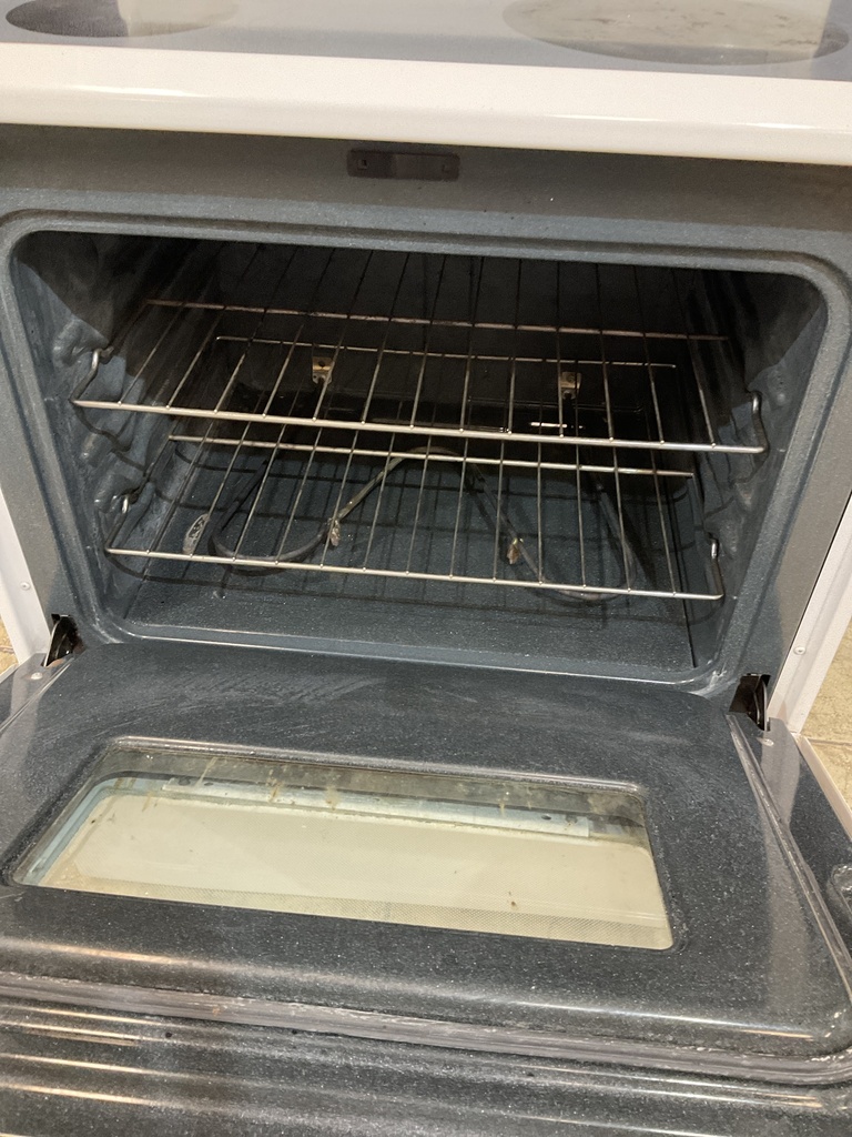 Frigidaire Used Electric Stove 220volts (40/50 AMP) 30inches {3 prong} (White) 