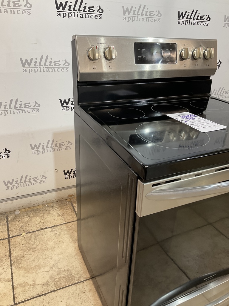 Frigidaire Used Electric Stove 220volts (40/50 AMP) 30inches {no cord} (Stainless steel) 