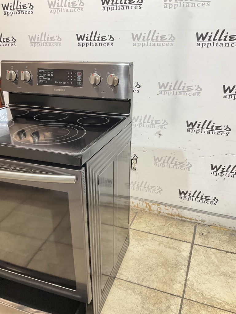 Samsung Used Electric Stove 220volts (40/50 AMP) 30inches {no cord} (Stainless Steel) 