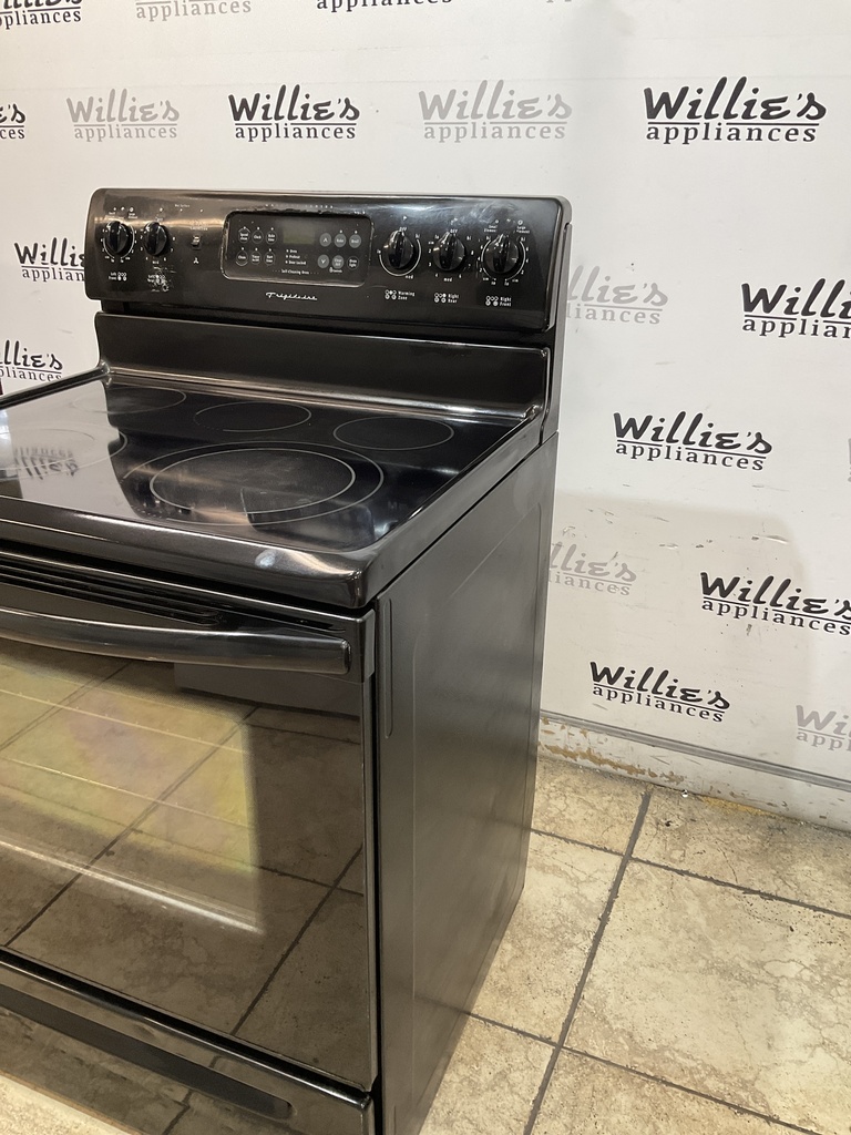 Frigidaire Used Electric Stove 220volts (40/50 AMP) 30inches {3 prong} (Black) 